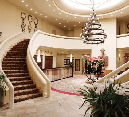 Entrada del Hotel Saxon.