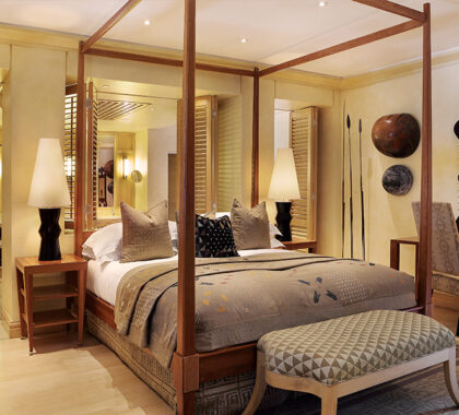 Saxon_Hotel_bedroom