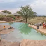 Almuerzo junto a la piscina.
