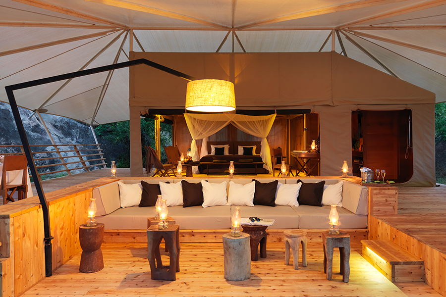 Serengeti Bushtops tents boasts a full 110 square metres of space.