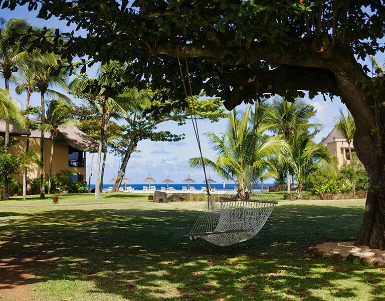 shanti-maurice-resort-_-spa_estate-garden_01