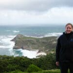 Shelley Hess - visitando la impresionante Punta del Cabo en una tarde invernal