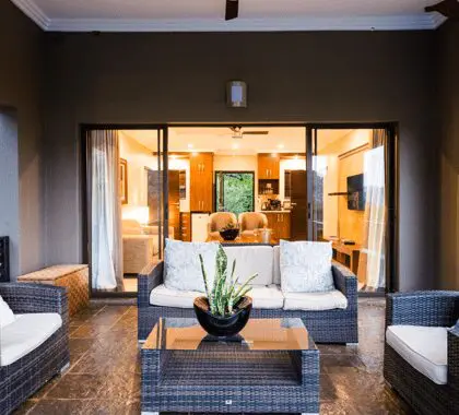 Lounge. 