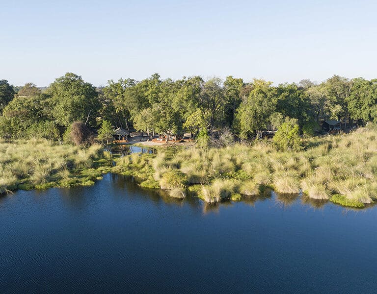 Shinde Footsteps is set on the banks of a permant water channel in the Okavango Delta. 