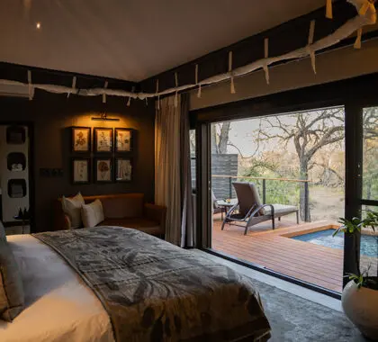The perfect place to end an adventurous safari day, in a luxury suite.