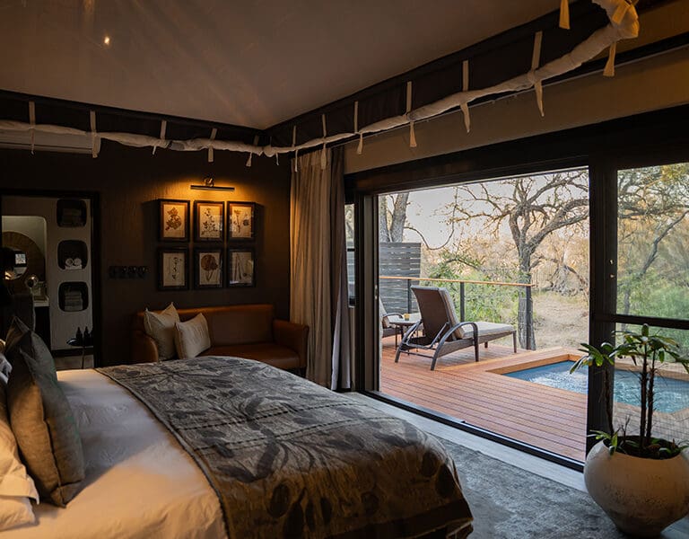 The perfect place to end an adventurous safari day, in a luxury suite.