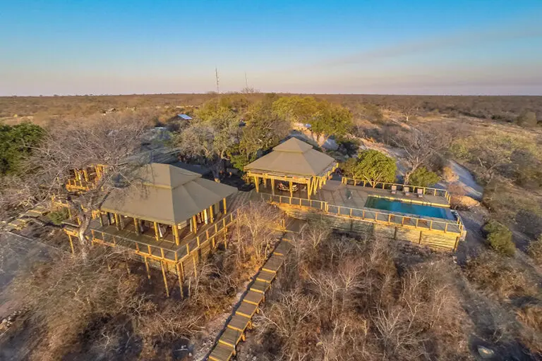 Vista aérea del maravilloso Simbavati Hilltop Lodge.