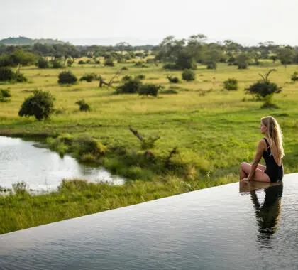 Singita-Faru-Faru-Lodge-Piscina-Principal-y-Agua-Entera