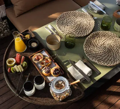 singita-mara-river-tented-camp_dining_breakfast_emma_jackson-2-1-scaled