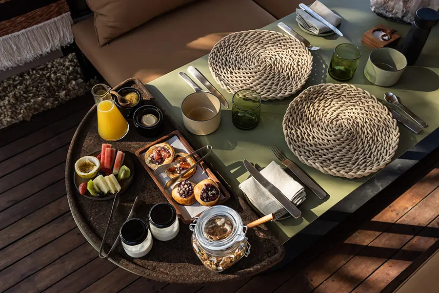 singita-mara-river-tented-camp_dining_breakfast_emma_jackson-2-1-scaled