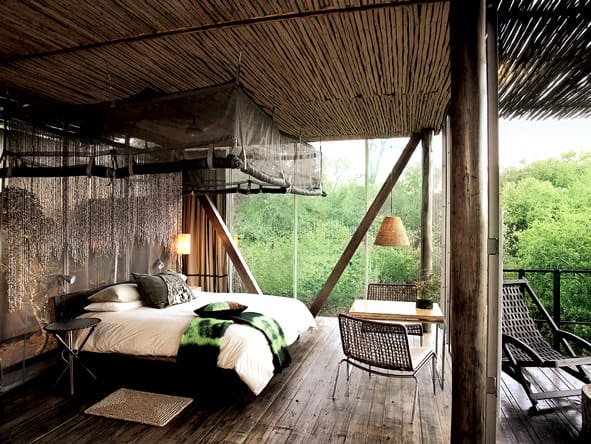 Las suites de Singita Sweni, totalmente elegantes y centradas en el estilo, encarnan la sensación de "ser uno" con la naturaleza.