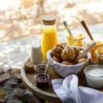 Una bandeja de desayuno.