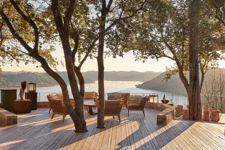 Disfrute de maravillosas vistas desde la cubierta.