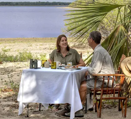 Siwandu_Bush-breakfast-next-to-Lake-Nerakera