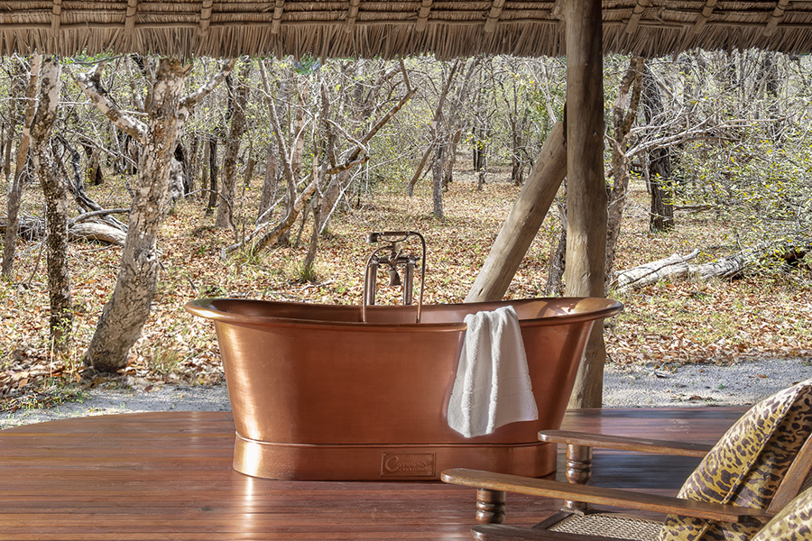 Tented suites with bath with a view at Siwandu.