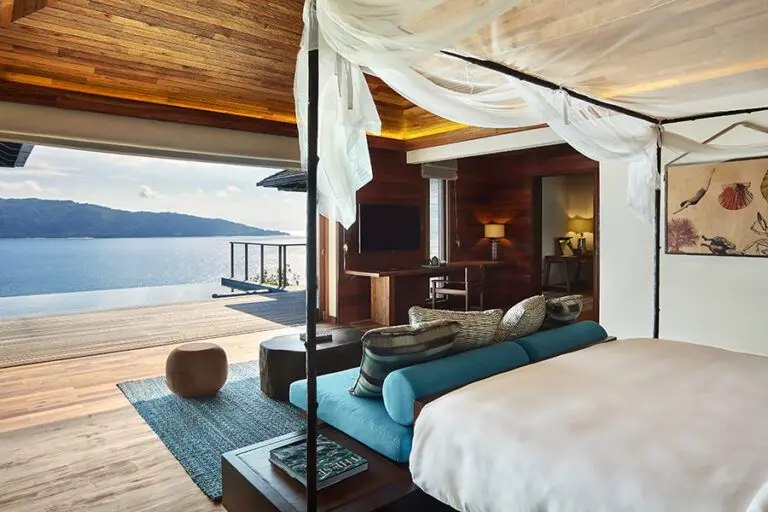 Pool Villa bedroom and ocean view.