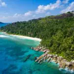 Six Senses Zil Pasyon se encuentra en Felicite, una isla privada cercana a La Digue a la que se accede por aire o por mar.