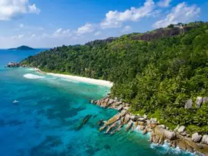 Six Senses Zil Pasyon se encuentra en Felicite, una isla privada cercana a La Digue a la que se accede por aire o por mar.