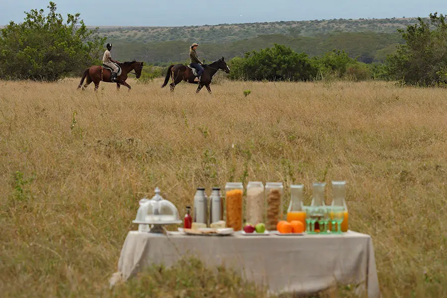 Desayuno en las estribaciones del Monte Kenia.