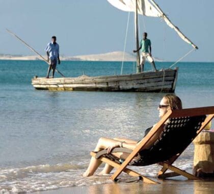 Viajar en solitario es también un momento de reflexión y contemplación, ¡mejor con los pies en el agua!