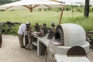 somalisa-acacia-zimbabwe-hwange-np-pizza-lunch