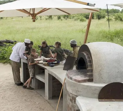 somalisa-acacia-zimbabue-hwange-np-pizza-almuerzo