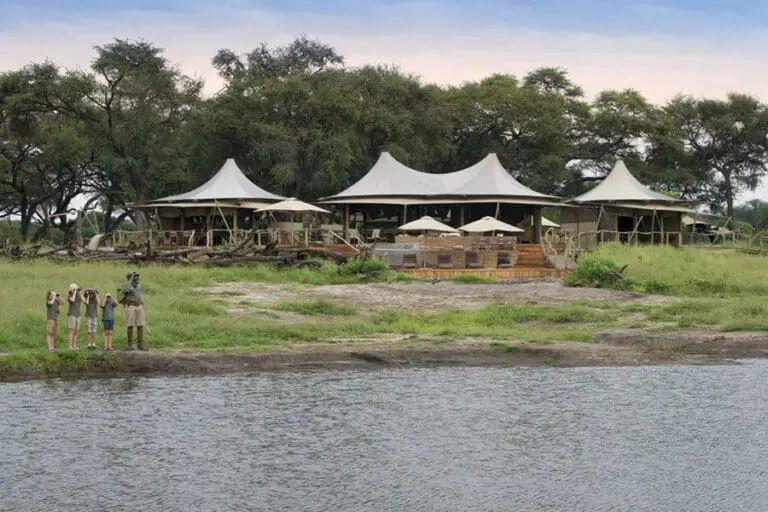 Escondido en una isla de acacias.