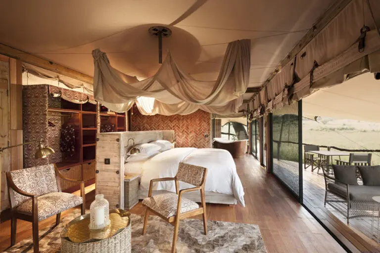 Hay dos suites con cama de matrimonio y cuatro con dos camas individuales.