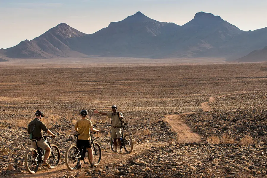 Explore los impresionantes paisajes del Namib con emocionantes aventuras en bicicleta por el desierto. | Sossuvlei Desert Lodge