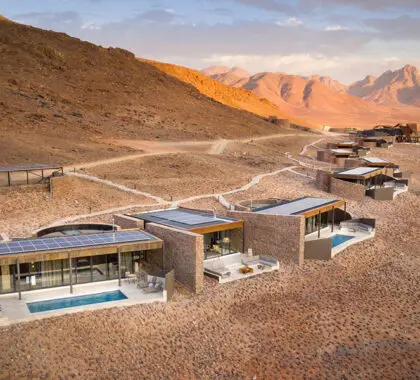 Carreteras hechas para largos recorridos, paisajes inmaculados y alojamientos extraordinarios: la conducción autónoma no tiene nada mejor que Namibia | Sossusvlei Desert Lodge