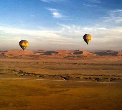 Oferta de vuelos en globo aerostático en Sossusvlei Lodge.