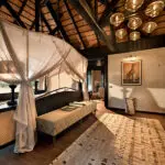 Phinda Vlei Lodge ofrece seis lujosas suites dobles con aire acondicionado.