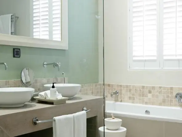 Los cuartos de baño tienen un bonito diseño interior.