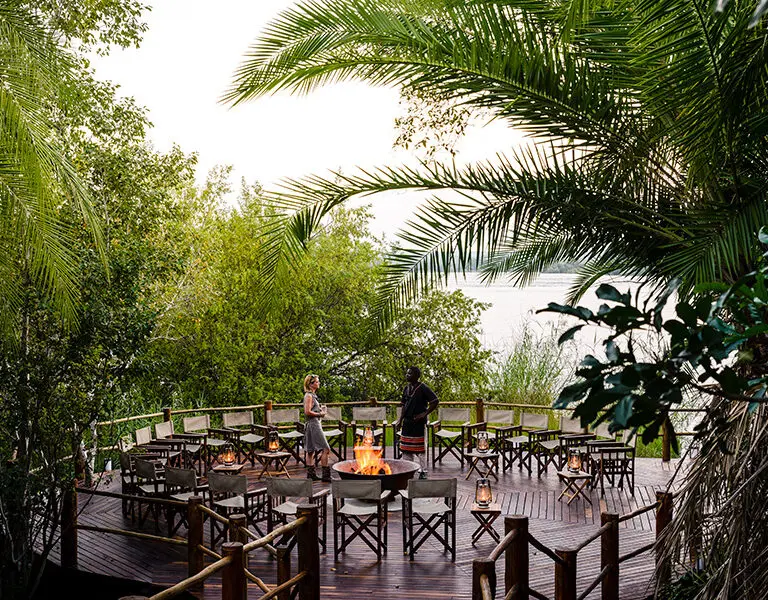 La terraza boma del Sussi & Chuma Lodge. 