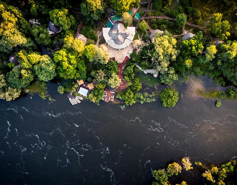 Vista aérea de Sussi & Chuma, un santuario de A&K.