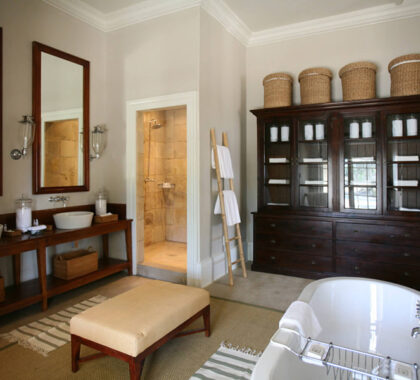 THE-MANOR-AT-SAMARA-bathroom-manor-villa-samara-karoo-south-africa-1500x1000
