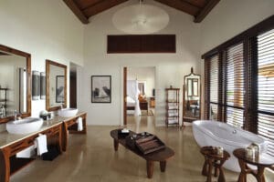 Presidential villa main bathroom.