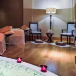 Relájese y rejuvenezca en el spa.