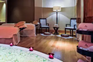 Relájese y rejuvenezca en el spa.