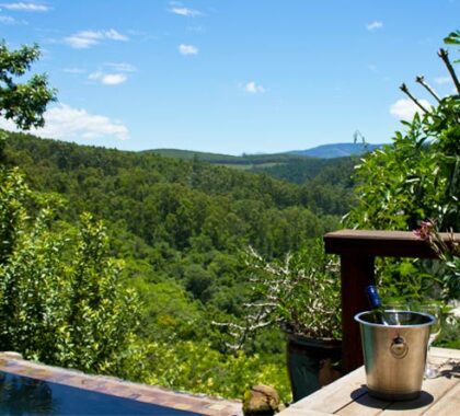Tanamera is set on the slopes of the Sabie River Valley & offers views from every corner.