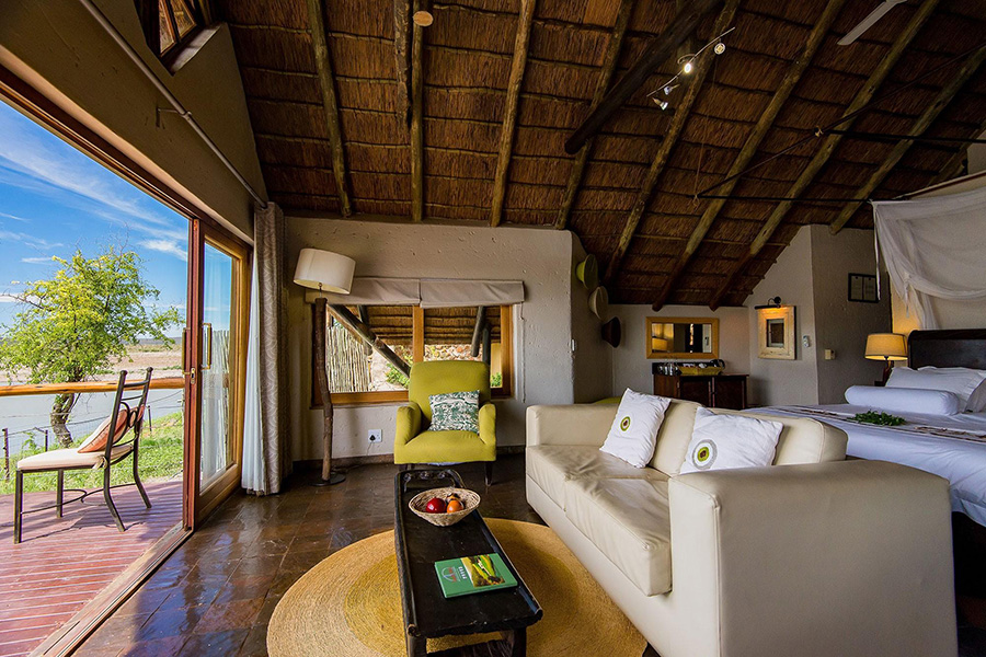 tau-game-lodge-madikwe-deluxe-chalet-and-balcony-2