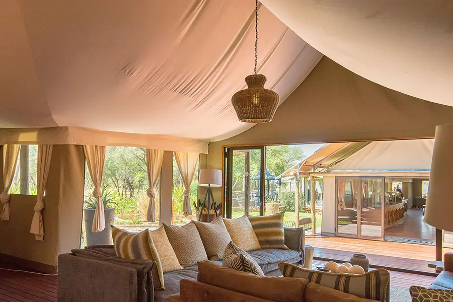 Relax on the sofas and enjoy the peaceful atmosphere of Madikwe. 