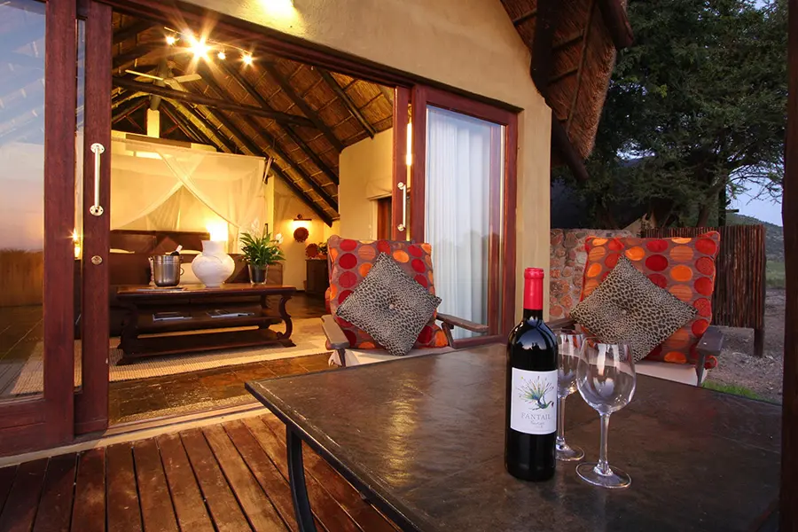 tau-game-lodge-madikwe-deluxe-chalet_26_b