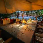 Dining is a highlight on safari. Enjoy a warm atmosphere and hearty food.