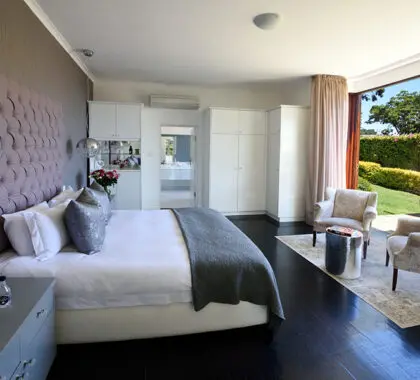 The-Clarendon-Fresnaye_25-Family-room-main-bed