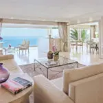 The Clarendon Bantry bay lounge and dining area.