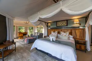 the-elephant-camp-vic-falls-zim-ele-camp-bedroom-lounge