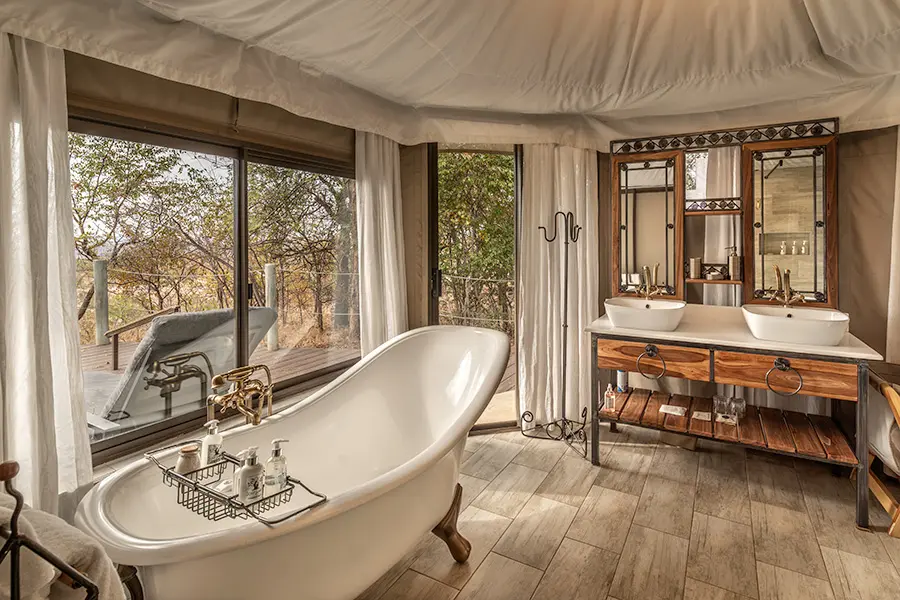 the-elephant-camp-vic-falls-zim-suite-bathroom-3