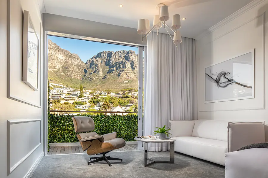 the-marly-boutique-hotel-cape-town-camps-bay-classic-mountain-facing-room-001