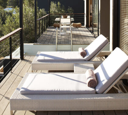 Olive Exclusive - Private deck